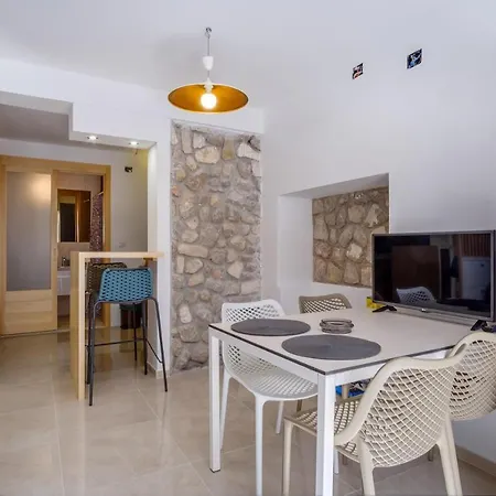 Iris Mali Lošinj